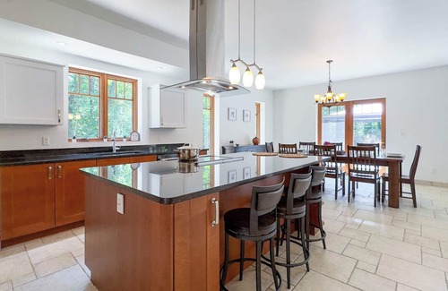 Bayfield Cabaña | the Stonewood, New Hot Tub! King Bed!