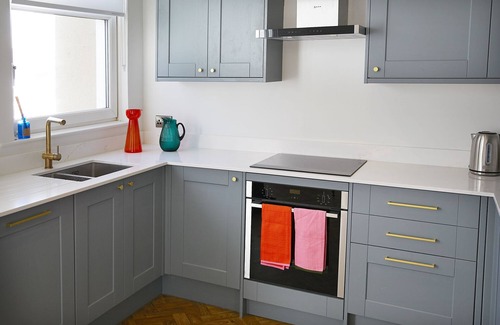 Scarborough Cabaña | The Stoop