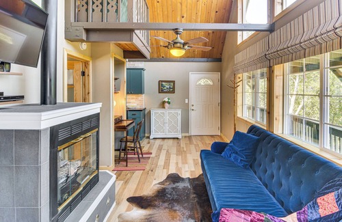 Thousand Oaks Casa | The Storybook Cottage: Every Stay Tells a Story!