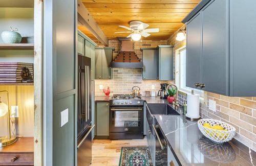 Thousand Oaks Casa | The Storybook Cottage: Every Stay Tells a Story!