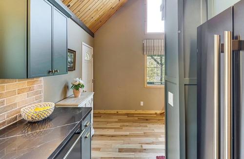 Thousand Oaks Casa | The Storybook Cottage: Every Stay Tells a Story!