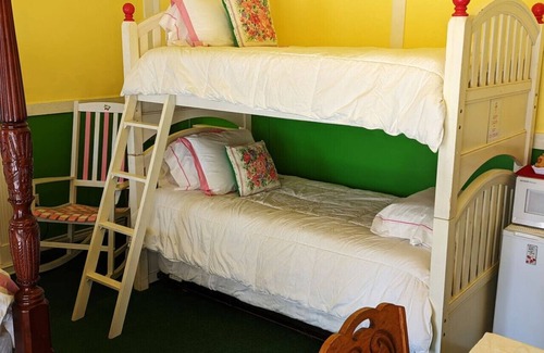 Canton Cabina | The Strawberry House Near First Monday Trade Days