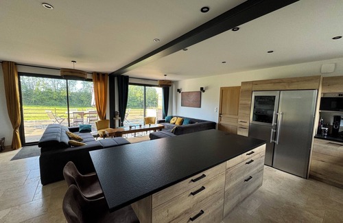 Annebault Casa | The Stud House
