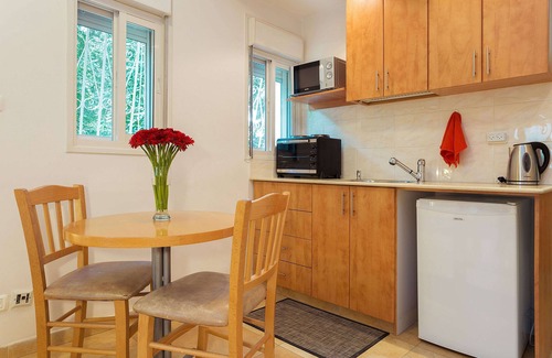 Emek Refaim Apartamento | Elegante Estudio en la Colonia Alemana