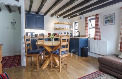 Cemaes Bay Casa | The Studio Cottage