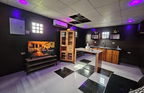 Claxton Bay Apartamento | El estudio de la alabanza