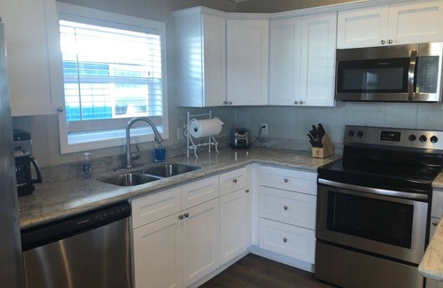 Venice Alquiler De Eote | Nueva casa flotante Cypress Cove Marina (985-264-6582)