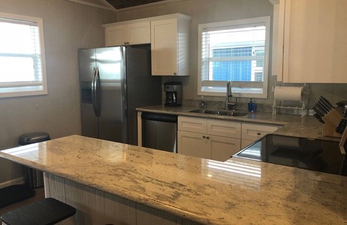 Venice Alquiler De Eote | Nueva casa flotante Cypress Cove Marina (985-264-6582)