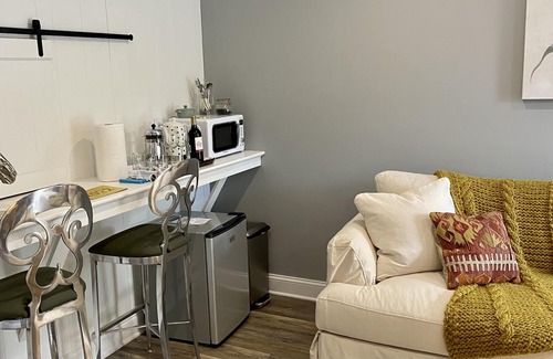Gordonsville Casa | “The Suite”. at Chase Cottage - Private Entrance! Luxury accommodations.