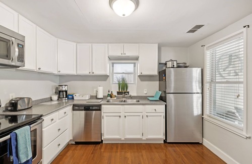 Salemtown Casa | Historic Family Home *Walk to Bars & Restaurants*