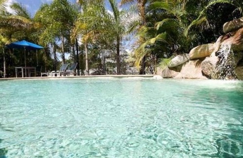 Trinity Beach Apartamento | THE SUMMIT @ TRINITY BEACH- ¡VISTAS AL OCÉANO!