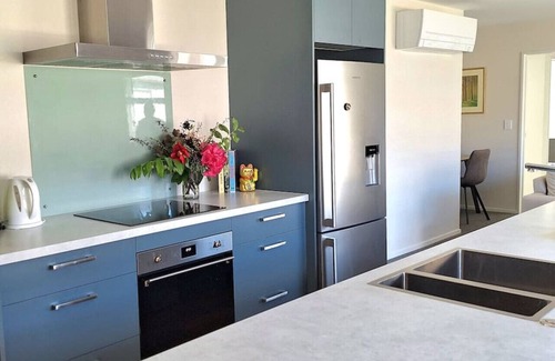 Wanaka Casa | The Sun Catcher three bedroom home perfect for families