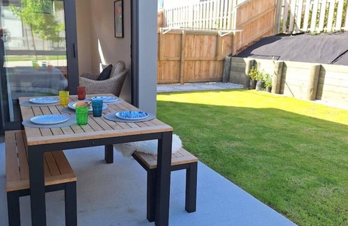 Wanaka Casa | The Sun Catcher three bedroom home perfect for families