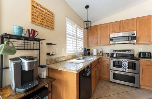 Cottonflower Casa | The Sun Goddess: 3-Bedroom Oasis with Private HEATED Pool. Close to Everything!