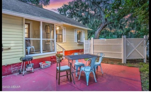 Daytona Beach Cabaña | The Sun Kissed Cottage (minutes from the beach!)