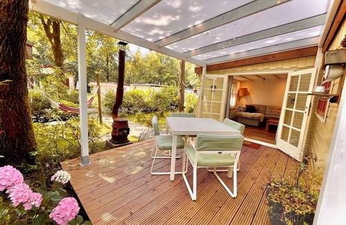 Diessen Chalet De Esquí | The Sunbird Inn, with luxury bathroom in quiet resort with many amenities