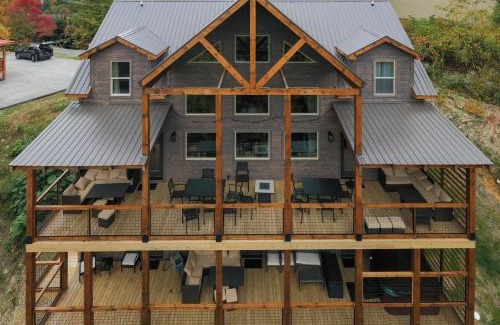 Chalet Village Casa | The Sundrop Hot Tub Game Room Community Pools