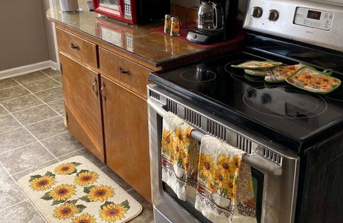 Greenwood Cabaña | **The Sunflower House**