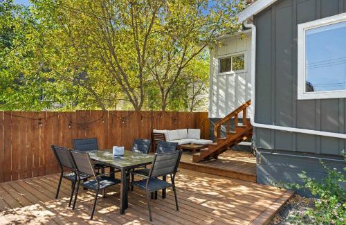 Sunnyside Casa | The Sunny 2 Suites 10 Pax Pet Friendly Stay