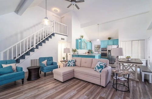 Brunswick Casa | The Sunny Cottage - Cozy River Retreat with Porch + Dock Access