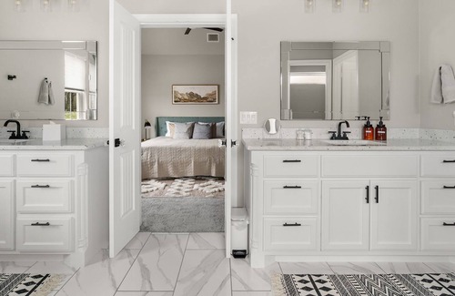 Elmo Casa | { The Sunrise Acre } 3 King Beds, Family Amenities