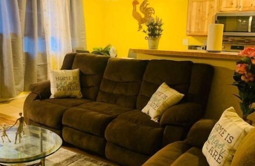 Southeast Colorado Springs Apartamento | The Sunset 2-bedroom apartment near COS Airport