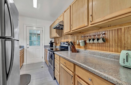 Sunset Park Casa | The Sunset Bungalow- Dog Friendly-2.7 Miles to Downtown Wilmington, NC!