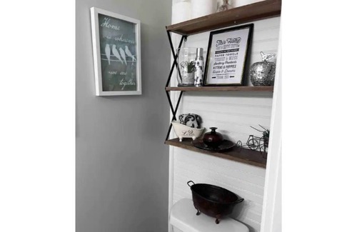 Somerville Cabaña | The Sunset Cottage by Lake Somerville