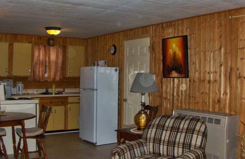Port Elgin Casa | The Sunset Cottage Park Port Elgin - Cottage # 2 - Centennery