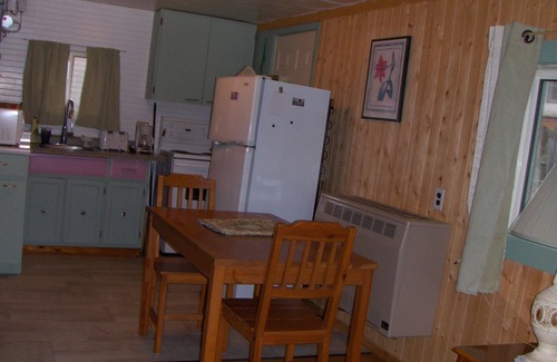 Port Elgin Casa | The Sunset Cottage Park Port Elgin - Cottage # 1 - Mill Road Corner