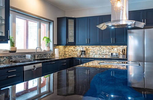 Revelstoke Apartamento | The Sunset Spa, a one of a kind vacation rental