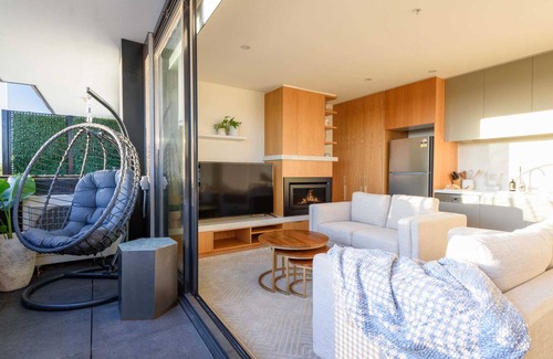 Northcote Apartamento | The Sunset Suite | City & Sunset Views