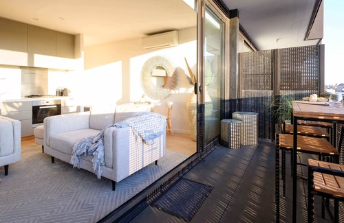 Northcote Apartamento | The Sunset Suite | City & Sunset Views