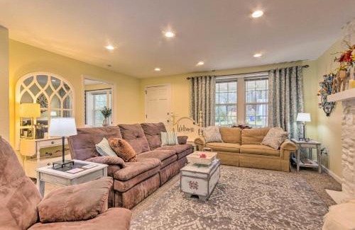 Hendersonville Casa | The Sunshine Cottage Hendersonville Rental!