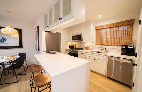 West Newport Casa | The Surf Casita: Luxury Beach House in Prime Location