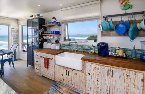Cayucos Casa | The Surf Shack- Amazing Ultra-Custom Beachfront Home