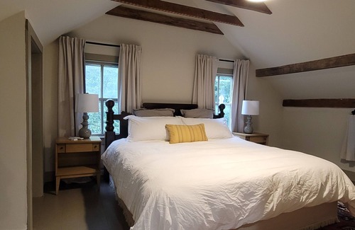 Sandyston Otro | The Surveyor's House, 1820s restored farmhouse