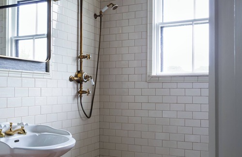 Nantucket Town Hotel | The Swain House at 21Broad
