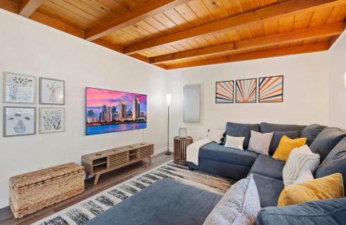 Clairemont Mesa East Casa | The Sweet Escape - Spa, Pool Table, Grill & More
