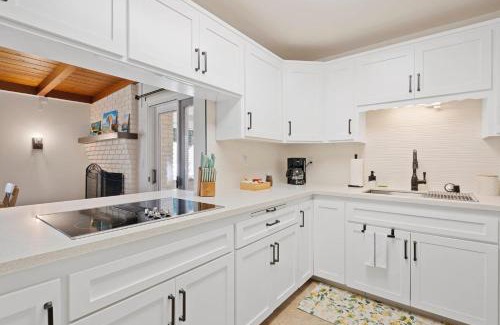Clairemont Mesa East Casa | The Sweet Escape - Spa, Pool Table, Grill & More