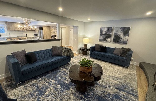 Collingwood Casa | 💙The Sweet Spot HOT TUB SAUNA & GAMES ROOM