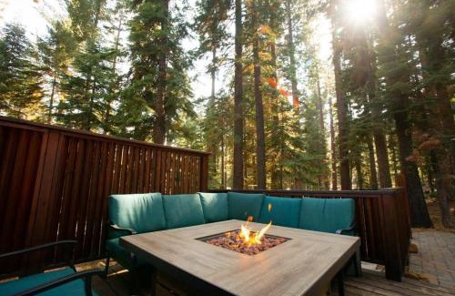 Carnelian Bay Casa | The Tallac Lodge Hot Tub Walk 2 Beach