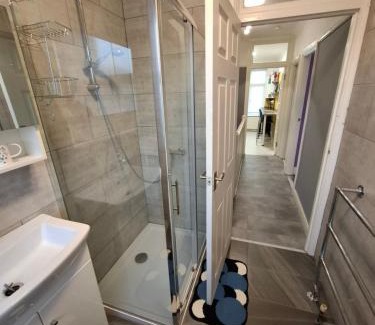 London Borough of Bromley Casa | The Tasty Moon Rent Room