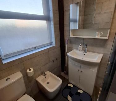 London Borough of Bromley Casa | The Tasty Moon Rent Room