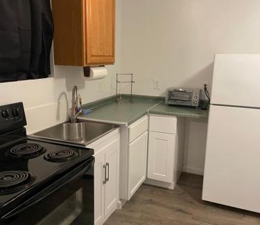 Garfield Casa | THE TAYLOR 1 BEDROOM GUEST HOUSE FULL KITCHEN and PRIVATE GATED YARD ARTS RooSEVELT ROW CONVENTION CENTER STADIUMS ASU DOWNTOWN PHOENIX