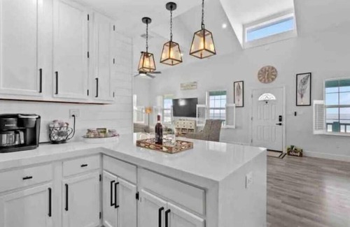 Port Lavaca Casa | The Teal Tërtle- Magnolia Beach & Beautiful