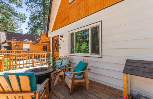 Big Bear City Villa | The Teddy Bear Cabin! Large Patio!