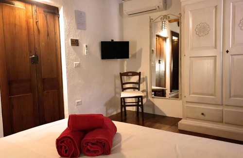 Santu Lussurgiu Casa | The Templasr Guesthouse