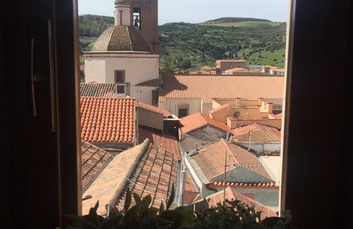 Bosa Historic Centre Casa | La casa-torre de las terrazas.