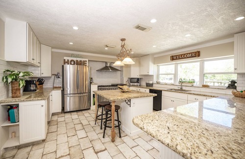 Cedar Lane Casa | "THE TEXICAN" en Caney Creek - 4bd / 2. 5ba - Duermen 14